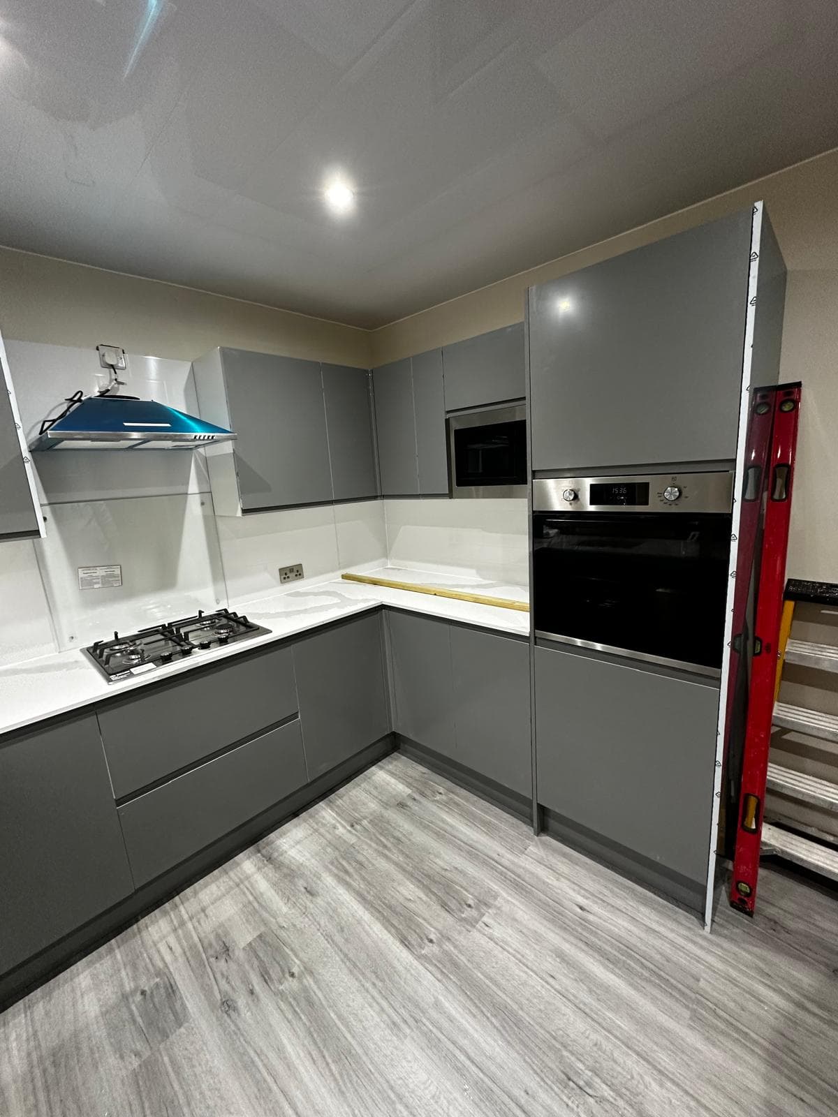 Modern grey handleless kitchen fitted in Kirkcaldy